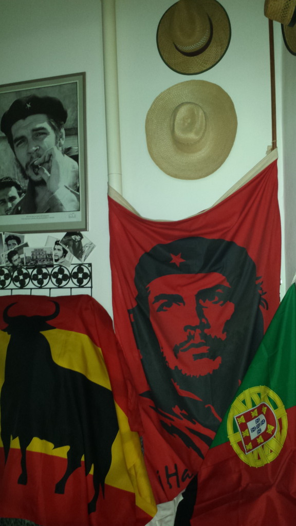 Flaggen aus Cuba, Spanien und Portugal