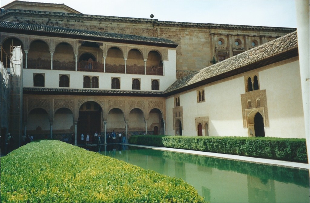 Alhambra Generalife Patio de la Acequia