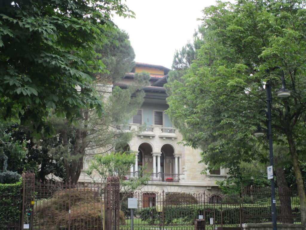 Bergamo Viale Vittorio Emanuele II